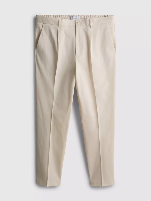 Die «The Edit» Slim-Fit-Hose mit Pfirsichstruktur