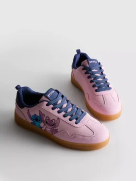 Disney-Sneaker mit Stitch-Motiv und Gummisohle