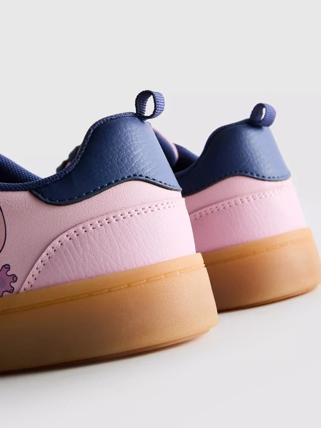 Disney-Sneaker mit Stitch-Motiv und Gummisohle