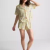 Disney Winnie-the-Pooh-Schlafanzug mit kurzen Shorts im Boyfriend-Stil
