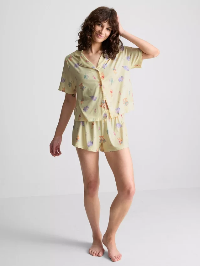 Disney Winnie-the-Pooh-Schlafanzug mit kurzen Shorts im Boyfriend-Stil