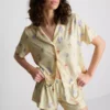 Disney Winnie-the-Pooh-Schlafanzug mit kurzen Shorts im Boyfriend-Stil