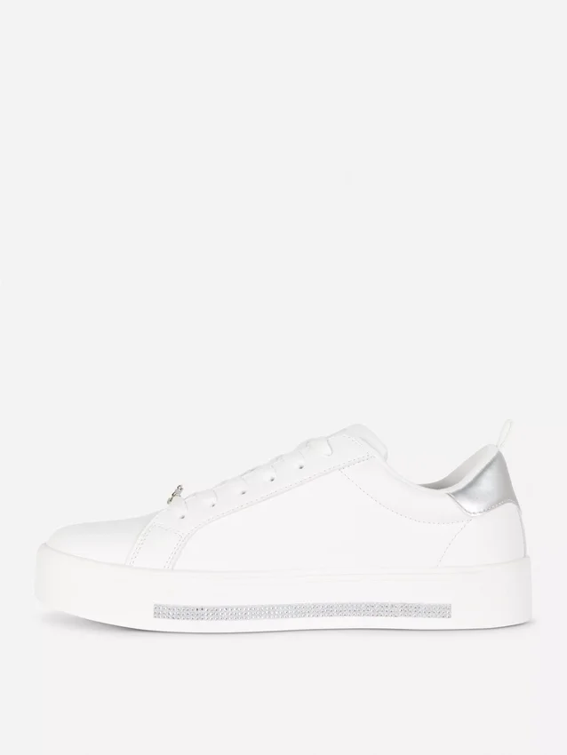 Disneys Mickey-Mouse-Sneaker mit Glitzer
