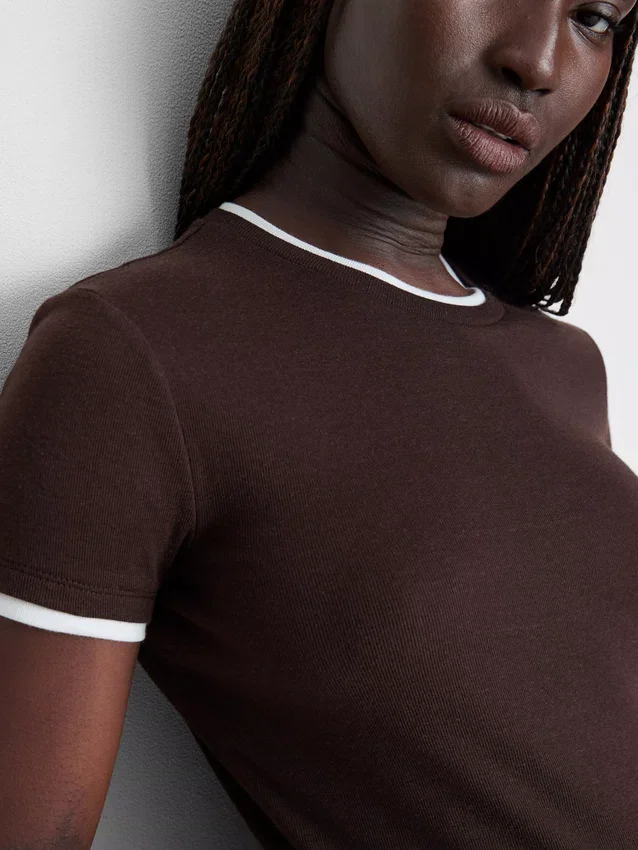 Doppellagiges T-Shirt mit Rundhalsausschnitt
