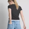 Doppellagiges T-Shirt mit Rundhalsausschnitt