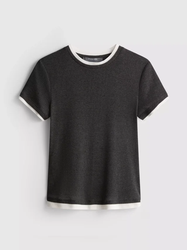 Doppellagiges T-Shirt mit Rundhalsausschnitt