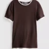 Doppellagiges T-Shirt mit Rundhalsausschnitt