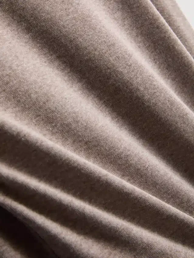 Doppellagiges T-Shirt mit Rundhalsausschnitt