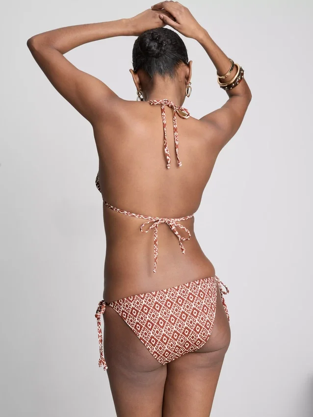Dreieck-Bikini-Set mit seitlichen Bändern
