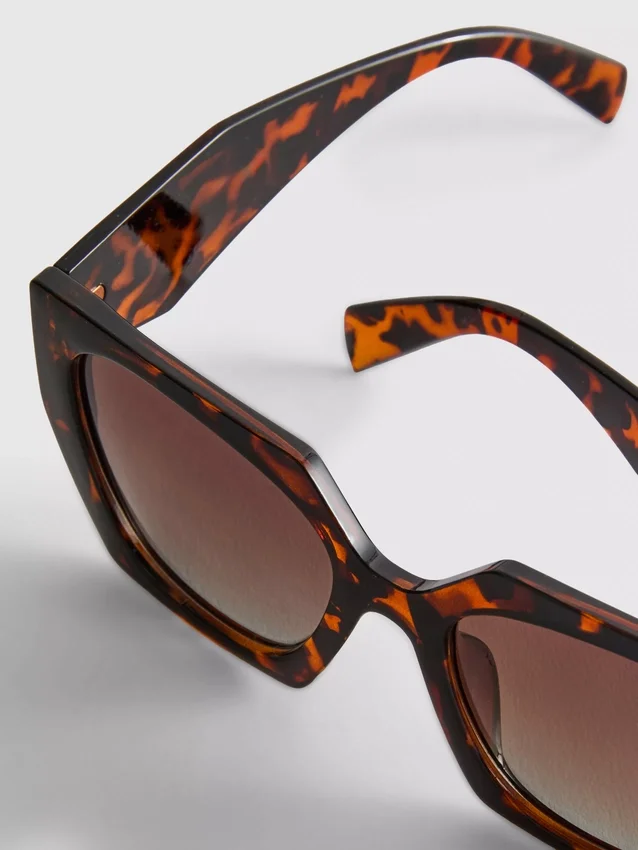 Eckige Sonnenbrille