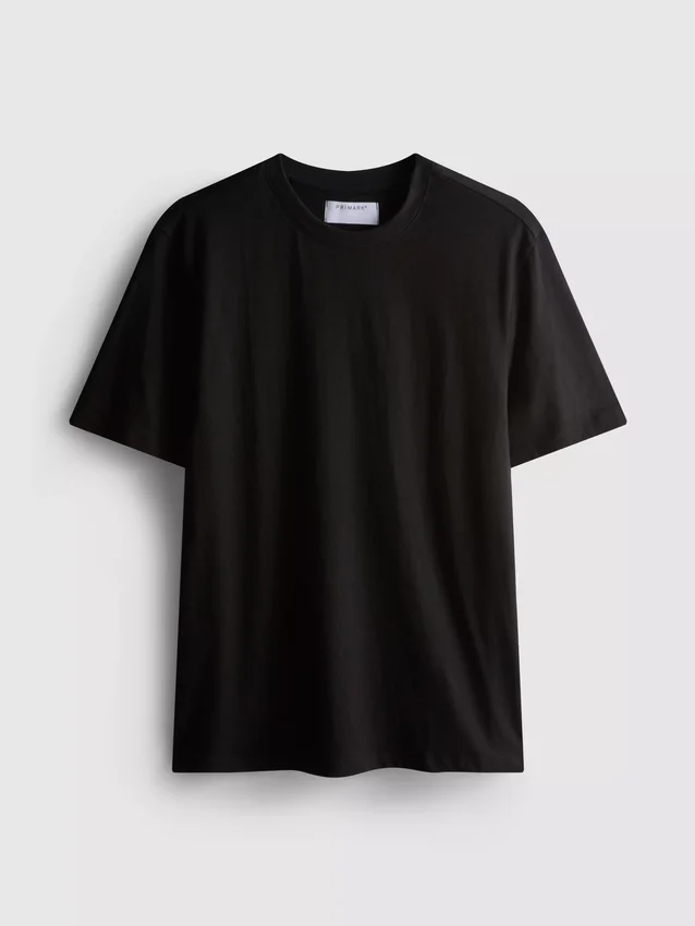 Ein T-Shirt in regulärer Passform mit kurzen Ärmeln und Rundhalsausschnitt