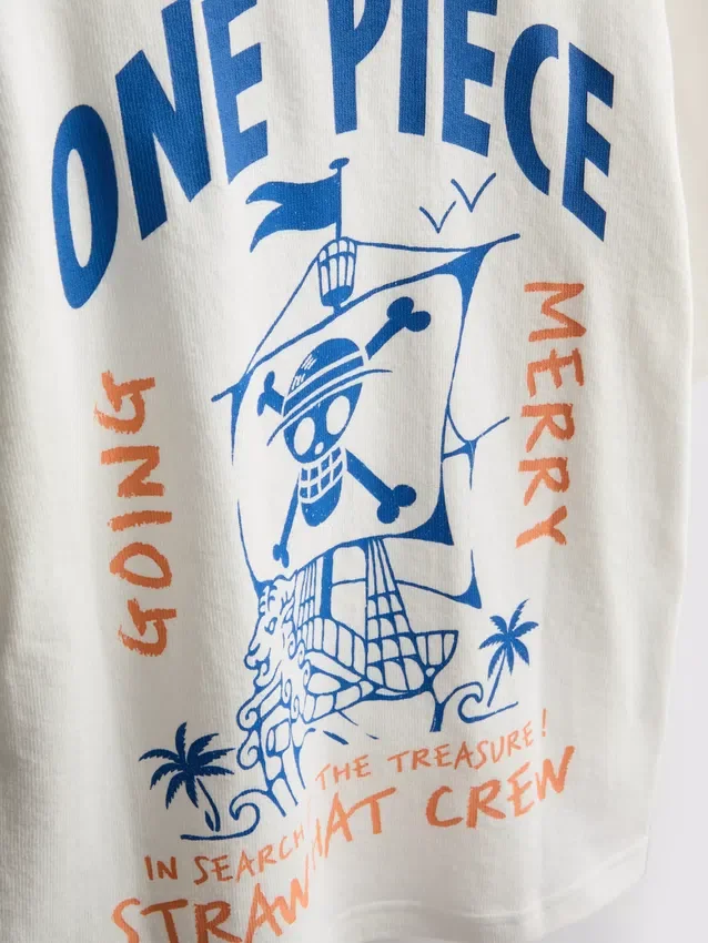 Einteiliges Set aus T-Shirt und Shorts