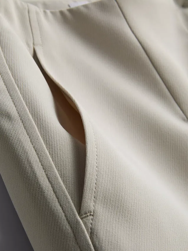 Elegante Hose mit weitem Bein