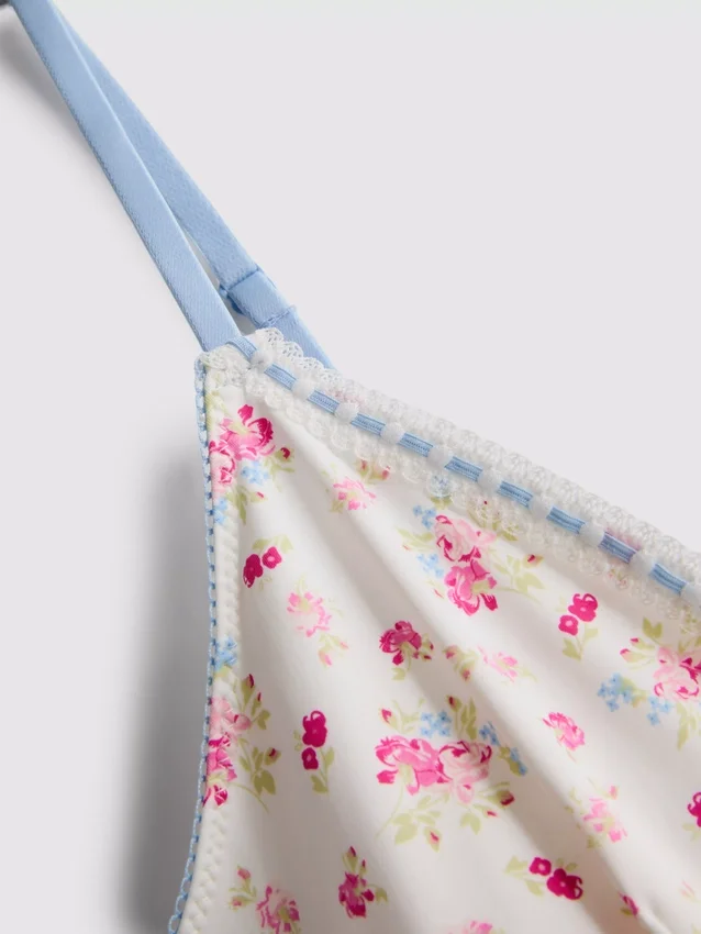 Eng anliegendes Cami- und kurze Schlafanzug-Set