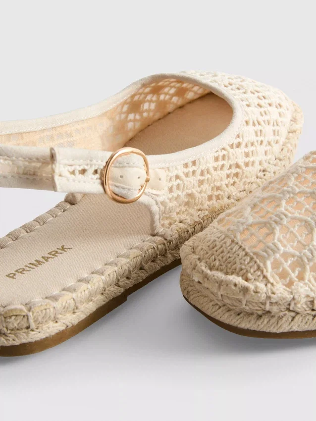 Espadrille-Sandalen mit Fersenriemen