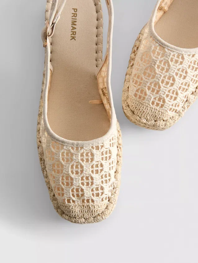 Espadrille-Sandalen mit Fersenriemen
