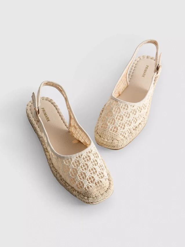 Espadrille-Sandalen mit Fersenriemen