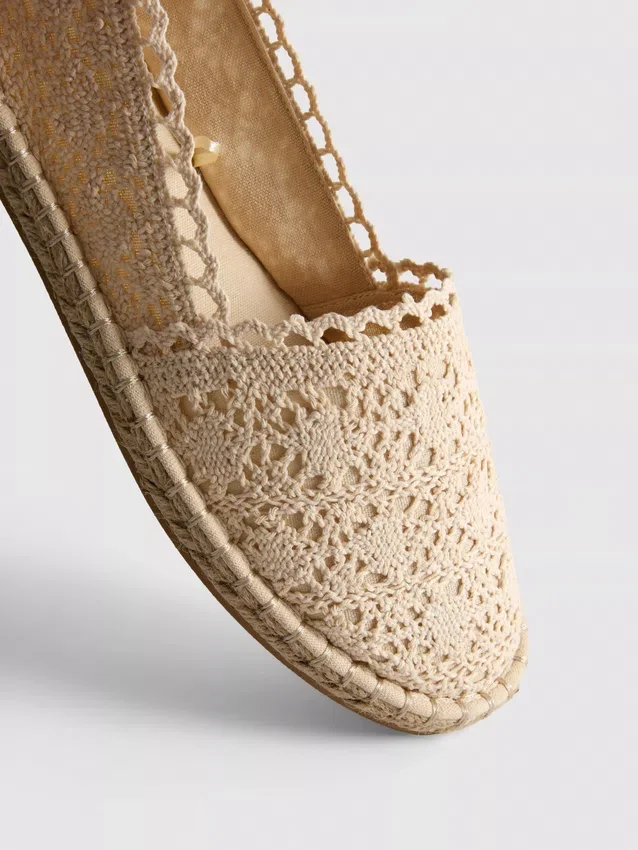 Espadrilles mit Schnürung