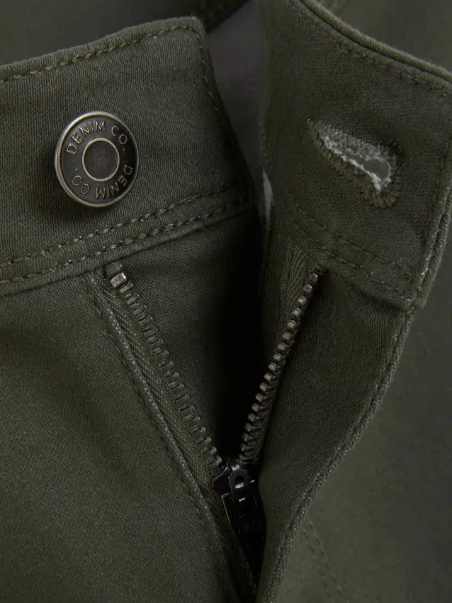 Essential Skinny-Jeans mit mittlerer Leibhöhe | Regular