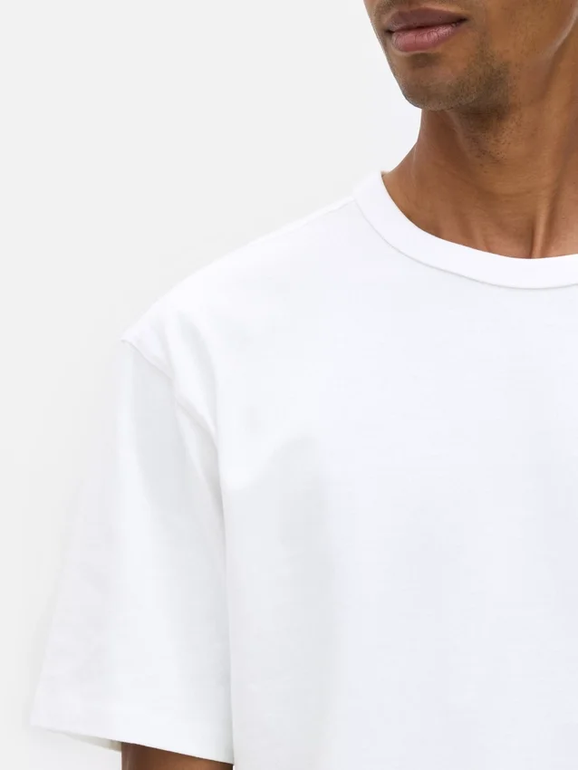 Essential-T-Shirt