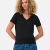 Essential T-Shirt mit V-Ausschnitt