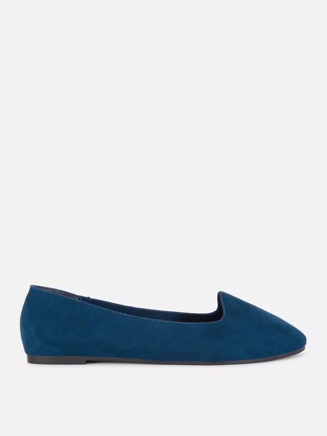 Flache Schuhe aus Kunstwildleder