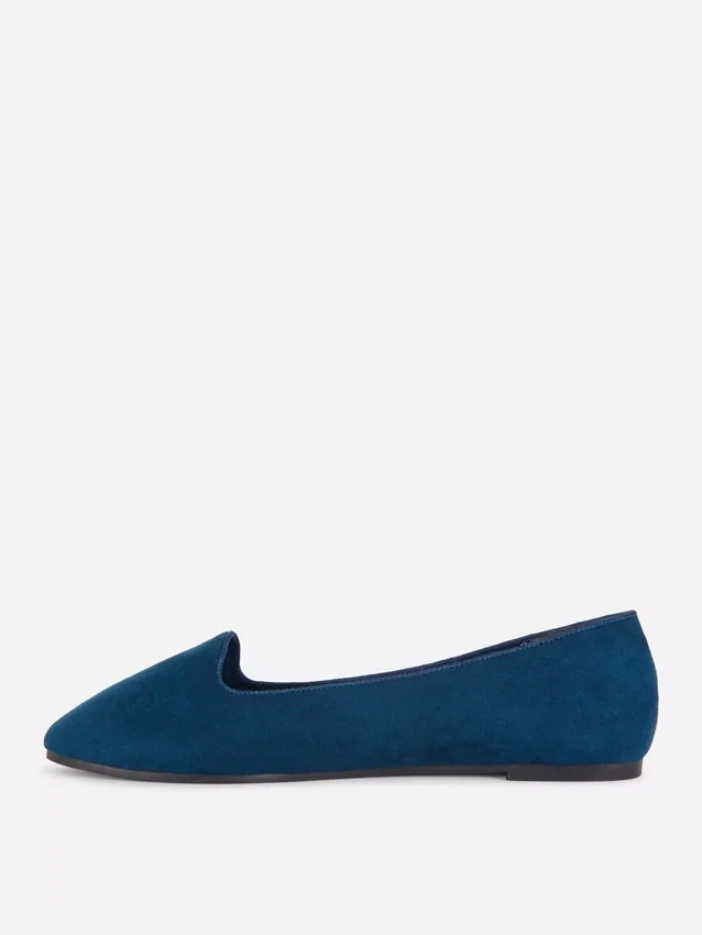 Flache Schuhe aus Kunstwildleder