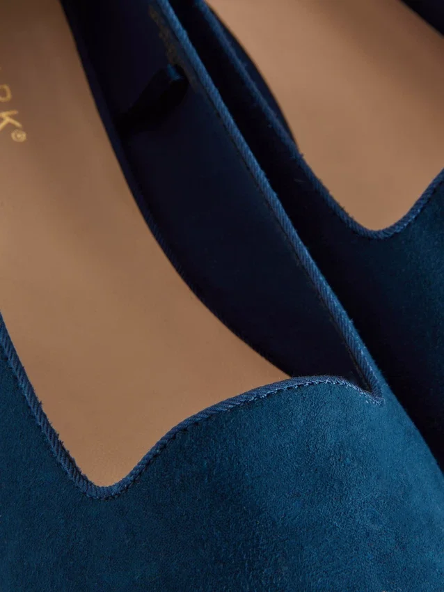 Flache Schuhe aus Kunstwildleder