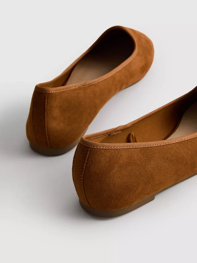 Flache Schuhe aus Wildleder