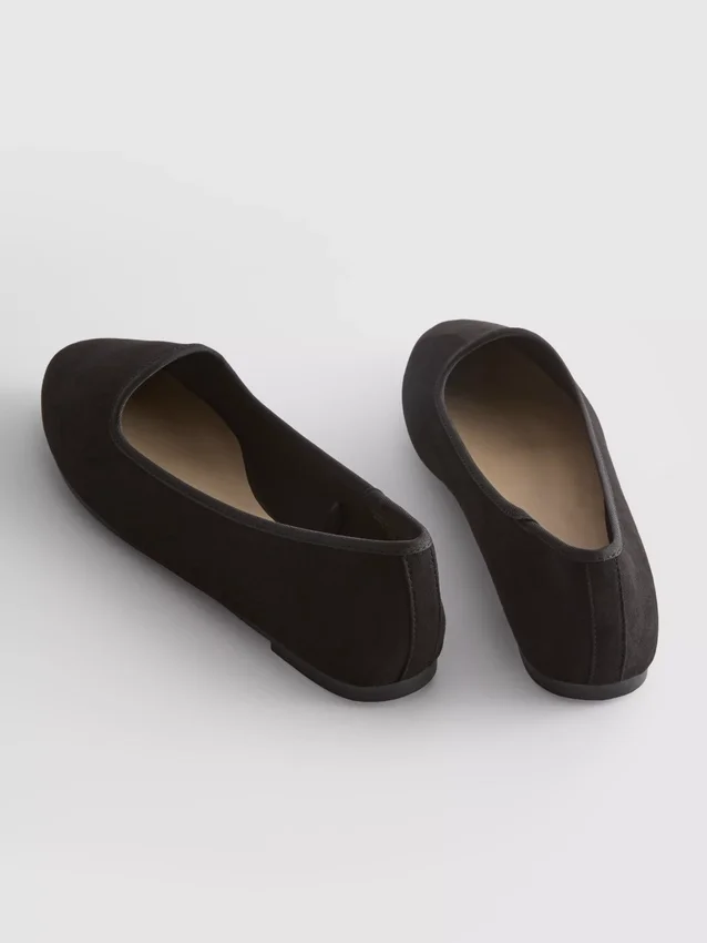 Flache Schuhe aus Wildleder