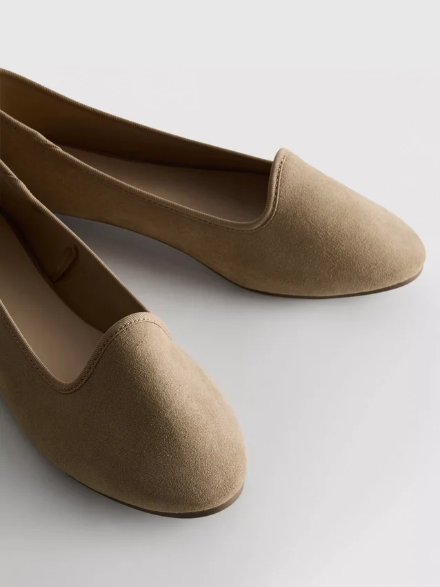 Flache Schuhe aus Wildleder