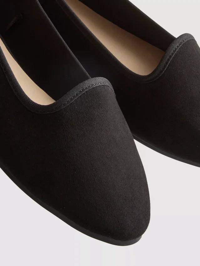 Flache Schuhe aus Wildleder