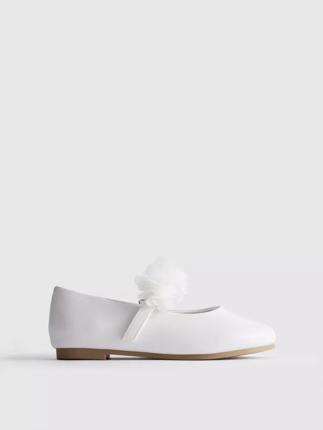 Flache Schuhe für besondere Anlässe