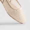 Flache Schuhe mit Strass und Fersenriemen