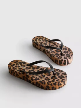 Flatform-Flip-Flops mit Leopardenmuster