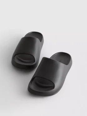 Geformte Pool-Slides