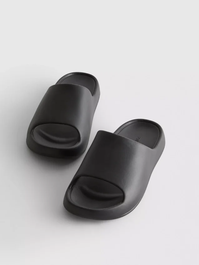 Geformte Pool-Slides