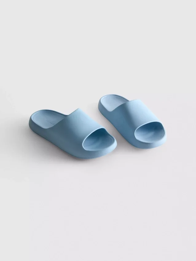 Geformte Pool-Slides