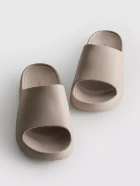 Geformte Pool-Slides