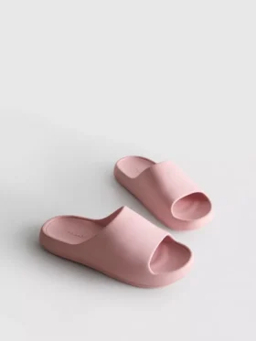 Geformte Pool-Slides