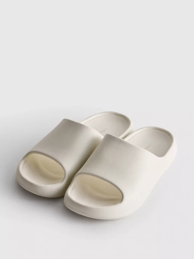 Geformte Pool-Slides