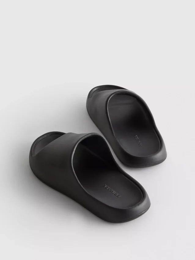 Geformte Pool-Slides