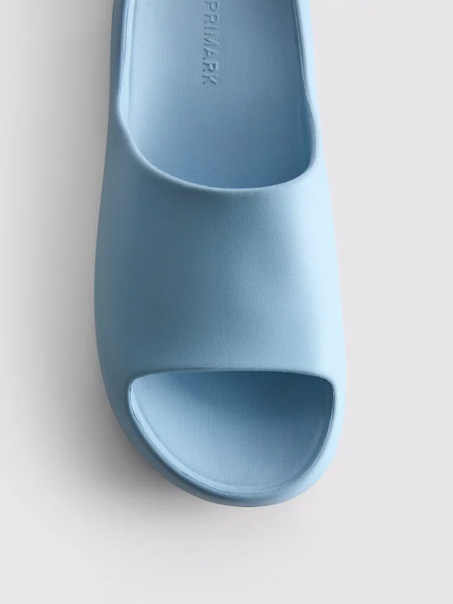 Geformte Pool-Slides