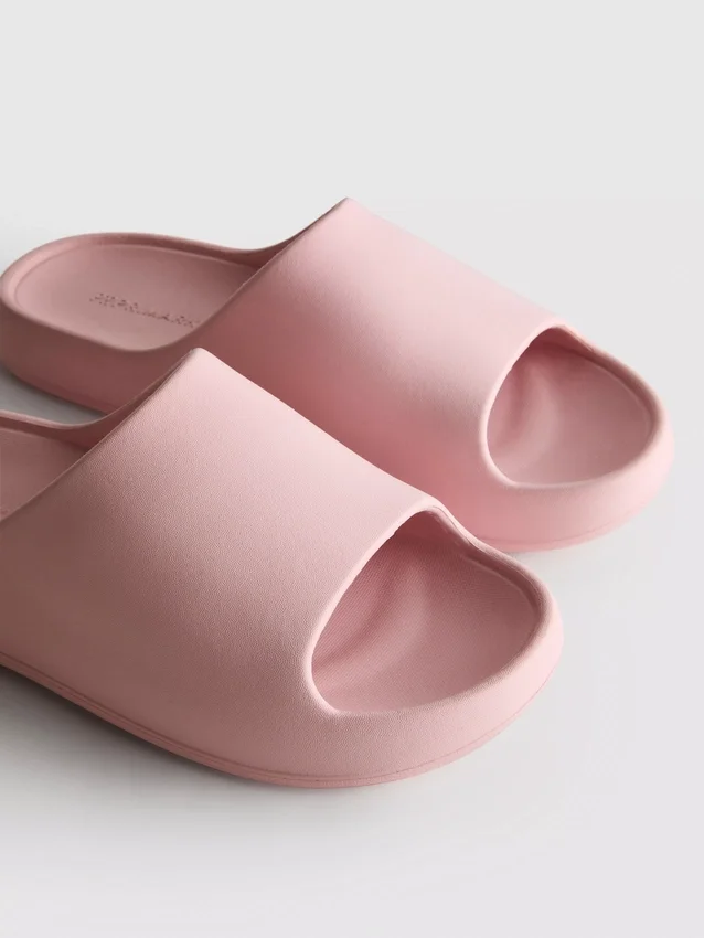 Geformte Pool-Slides