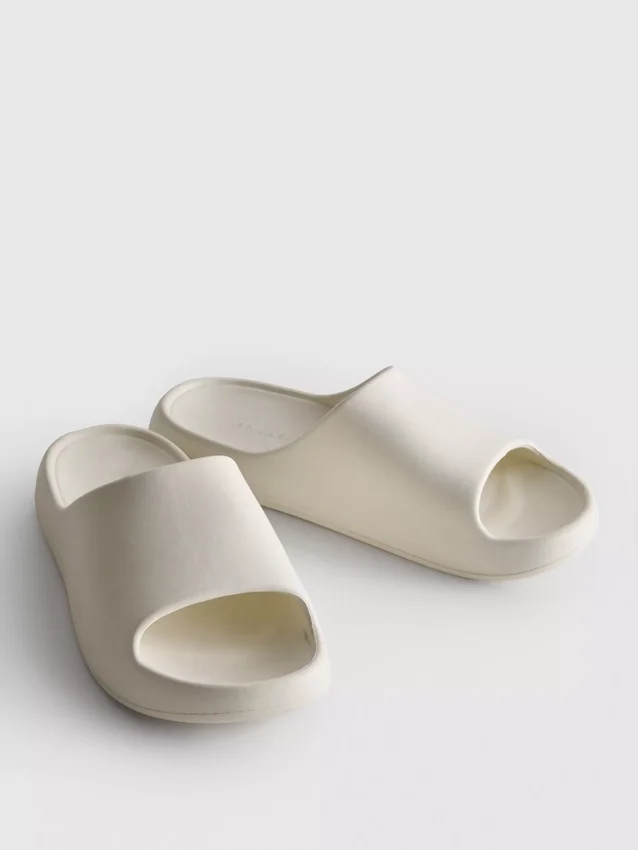 Geformte Pool-Slides
