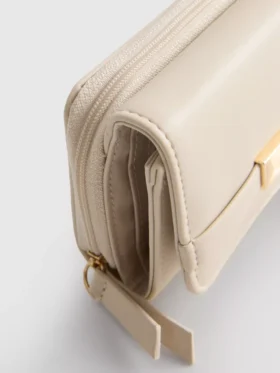 Geldbörse mit Reissverschluss und Metallic-Details