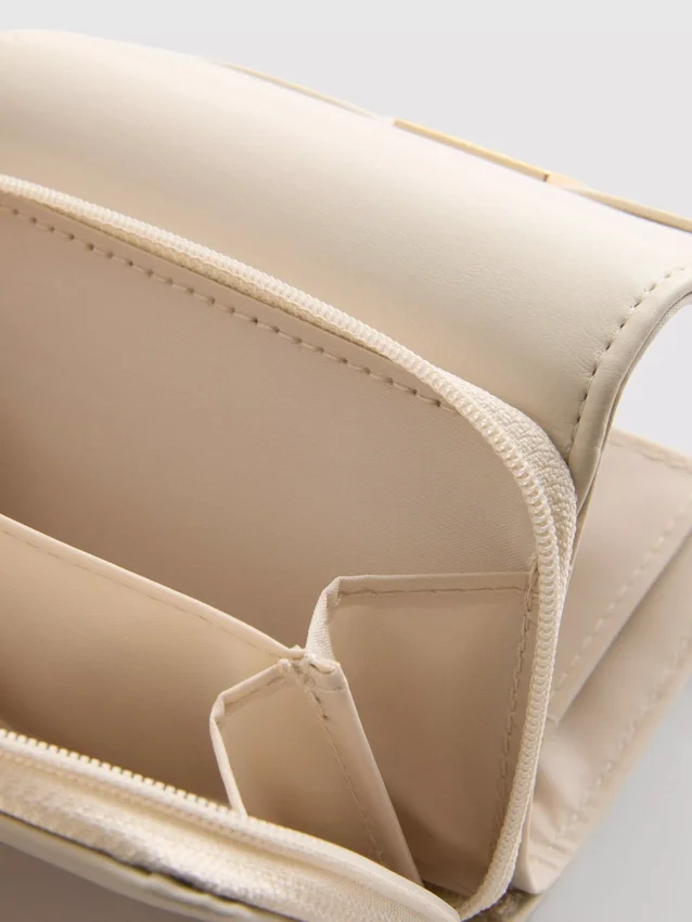 Geldbörse mit Reissverschluss und Metallic-Details