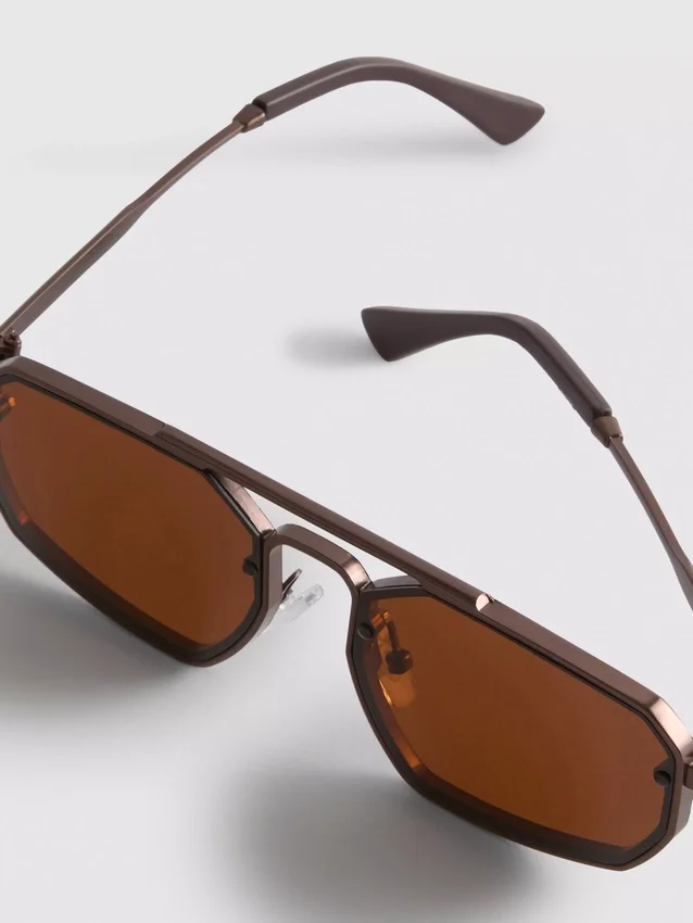 Geometrische Sonnenbrille aus Metall