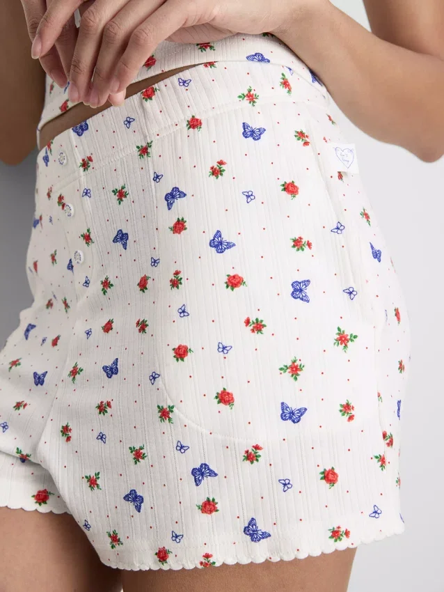 Gerippte Schlafanzug-Shorts mit Schmetterlingsmotiv