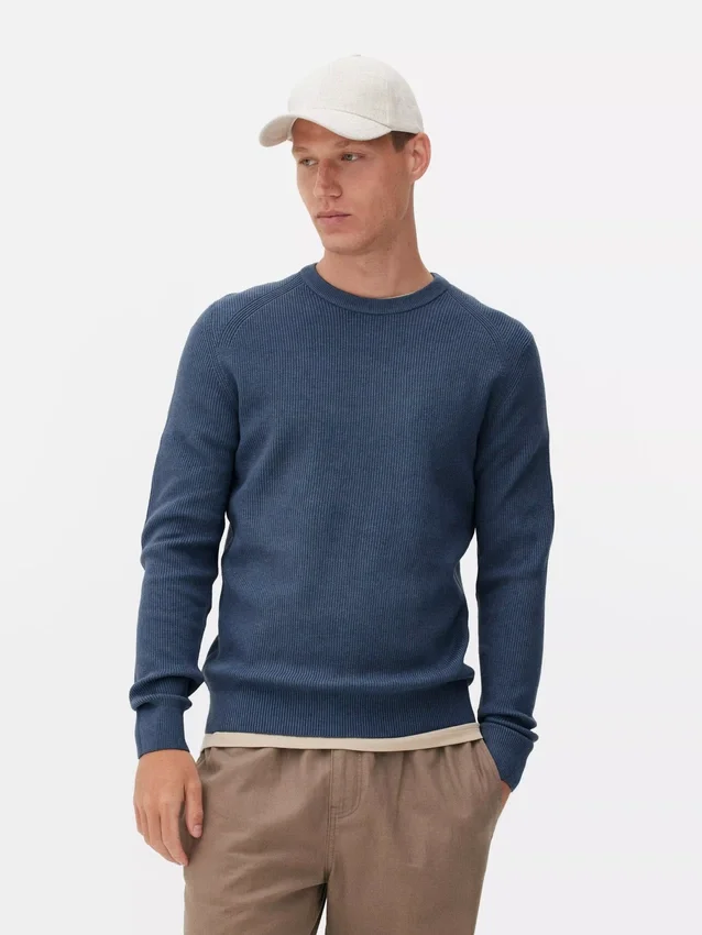 Gerippter Pulli mit Rundhalsausschnitt